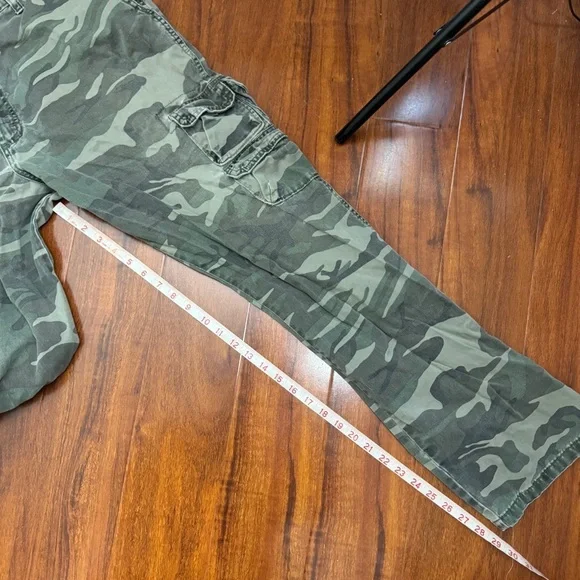 Wrangler Cargo Camo Pants Size 38x32 - Picture 12 of 12